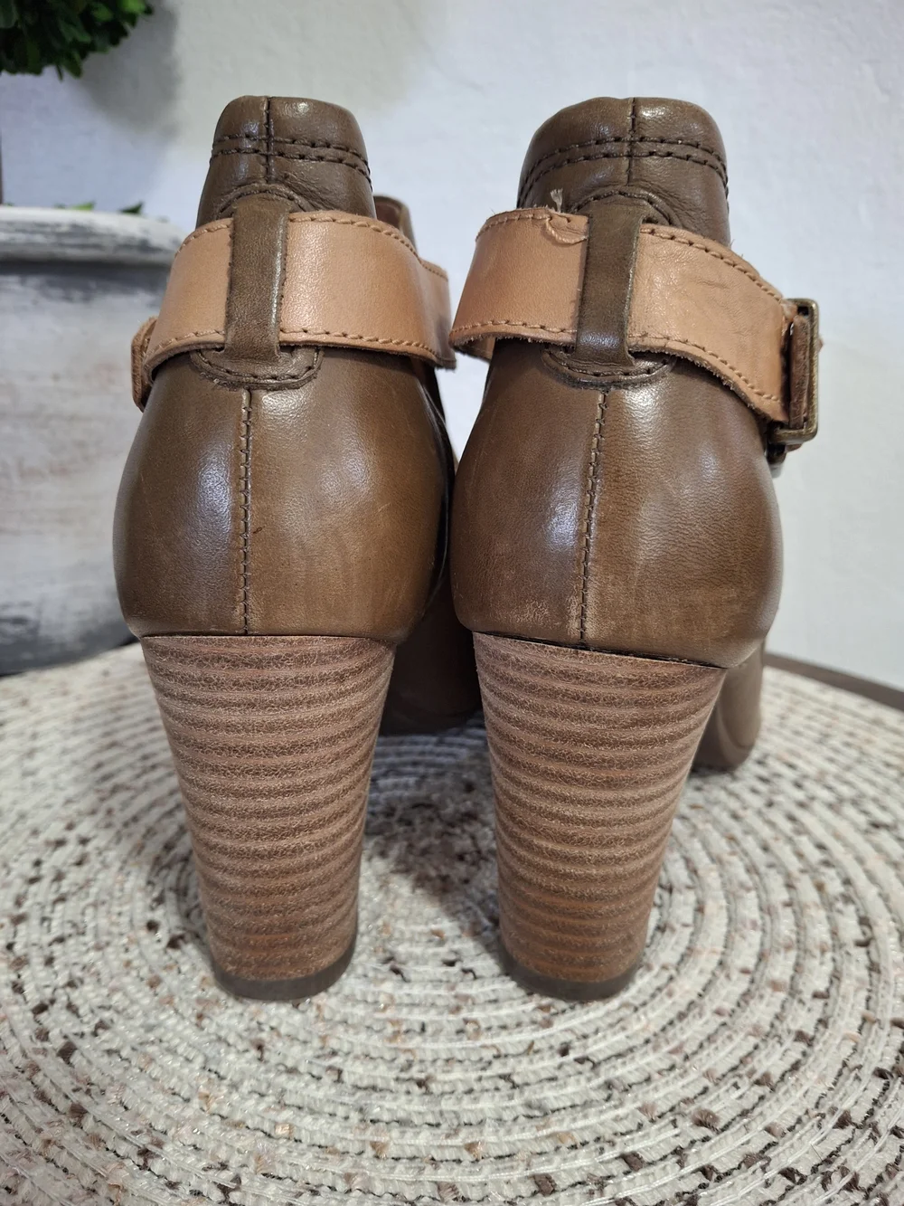 Women’s ClarksBrown Open-Toe Heeled Ankle Boots with Buckle Size 7.